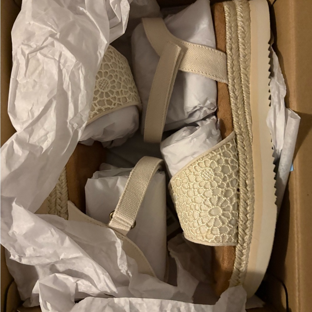 Toms Cream Crochet Espadrille Sandals - Picture 7 of 9